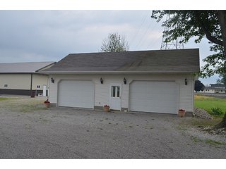 Property photo 3 - REAL ESTATE AUCTION - Ranch Home on 5.82 Acres in Allen County